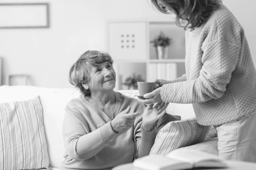 Centro de Abuso en Hogares de Ancianos responde a la revocación de CMS de los mínimos federales de personal en residencias geriátricas