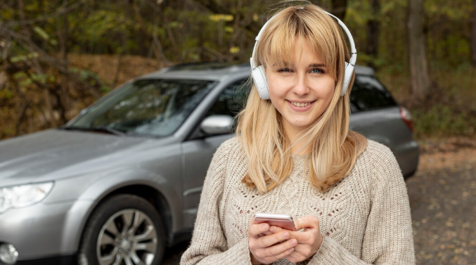 CarPlay Video Playback Sounds Harmless Until You Consider Traffic—and Temptation CarPlay Video Playback Sounds Harmless Until You Consider Traffic—and Temptation