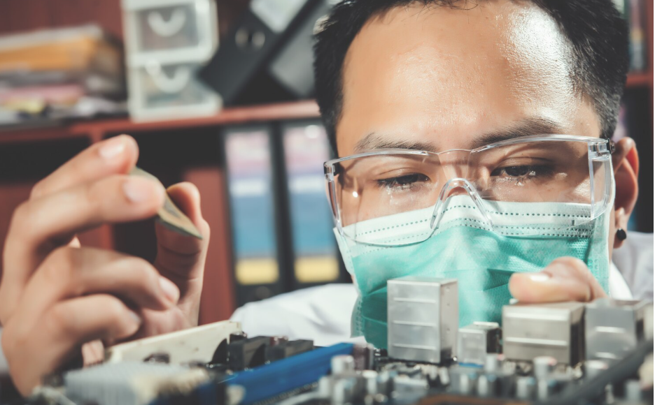 The Chip That Runs the World